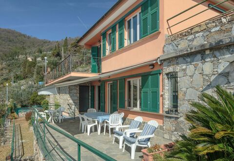 Villa Pia Con Piscina a Recco: Propiedad, Casa, Edificio, Bienes Raíces, Casa, Departamento, Fachada, Vacaciones, Arquitectura, Villa