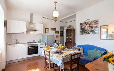 Sandra: Habitación, Propiedad, Mueble, Diseño De Interiores, Edificio, Cocina, Suelo, Techo, Bienes Raíces, Casa