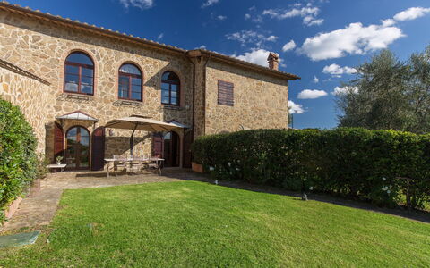 Appartamento Il Nido Di Giulia: Propiedad, Casa, Edificio, Casa, Bienes Raíces, Inmuebles, Casa De Campo, Cabaña, Arquitectura, Hierba