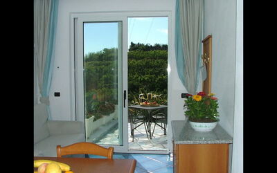 San Montano: Habitación, Propiedad, Diseño De Interiores, Mueble, Edificio, Ventana, Casa, Bienes Raíces, Puerta, Casa