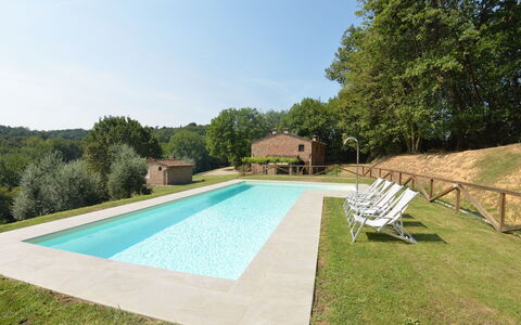 L'incanto: Piscina, Propiedad, Casa, Bienes Raíces, Edificio, Villa, Inmuebles, Hierba, Casa De Campo, Ocio