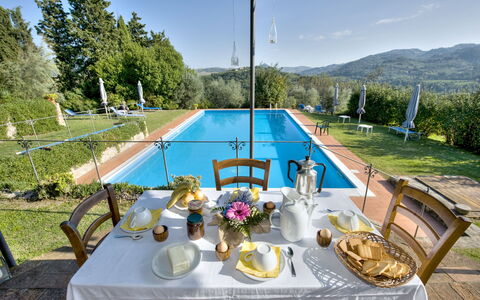 Villa Dorella Di Montaperti: Propiedad, Inmuebles, Bienes Raíces, Piscina, Vacaciones, Casa, Mesa, Ocio, Montaña, Villa