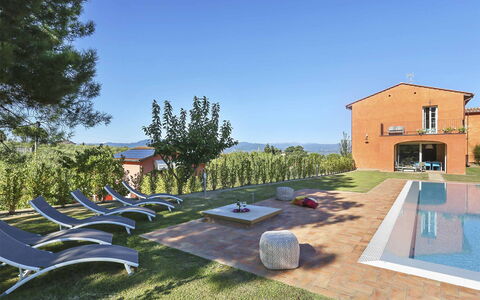 Uva: Propiedad, Barrio Residencial, Casa, Edificio, Bienes Raíces, Arquitectura, Casa, Inmuebles, Piscina, Diseño Urbano
