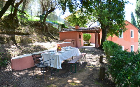 Collina Lagomare: Propiedad, Patio Interior, Casa, Cabaña, Edificio, Yarda, Bienes Raíces, Habitación, Árbol, Villa