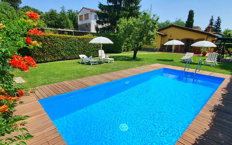 La Capannella: Agua, Planta, Propiedad, Edificio, Cielo, Piscina, Naturaleza, Azur, Árbol, Sombra