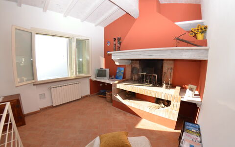 Podere San Martino: Habitación, Propiedad, Diseño De Interiores, Edificio, Mueble, Casa, Techo, Suelo, Pared, Bienes Raíces