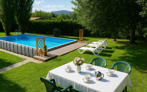 Villa Elisa: Piscina, Jardín, Sombra, Mueble Para Exteriores, Ocio, Césped, Eco Hotel, Patio Interior, Yarda, Paisajismo