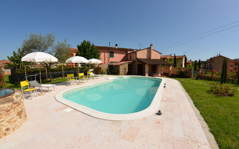 Al Vecchio Pozzo: Piscina, Propiedad, Bienes Raíces, Casa, Casa, Edificio, Barrio Residencial, Inmuebles, Ocio, Recurso