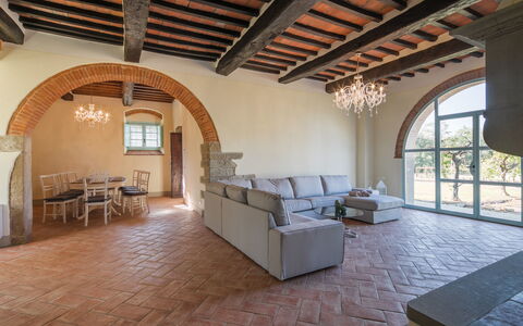 Villa Mezzavia: Edificio, Propiedad, Habitación, Techo, Diseño De Interiores, Suelo, Inmuebles, Arquitectura, Casa, Haz