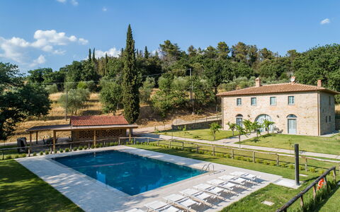 Villa Mezzavia: Piscina, Propiedad, Inmuebles, Edificio, Casa, Bienes Raíces, Arquitectura, Villa, Ocio, Mansión