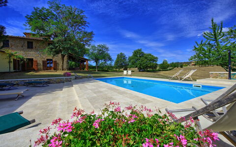 Villa Fabbri: Piscina, Propiedad, Bienes Raíces, Vacaciones, Recurso, Barrio Residencial, Edificio, Casa, Inmuebles, Casa