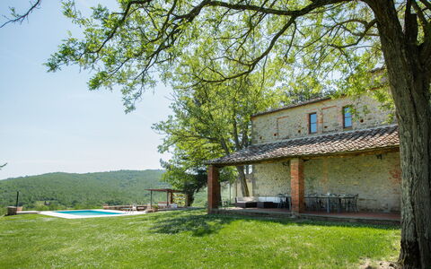 Villa Fabbri: Planta, Edificio, Cielo, Propiedad, Naturaleza, Paisaje Natural, Ventana, Árbol, Vegetación, El Terreno Del Lote