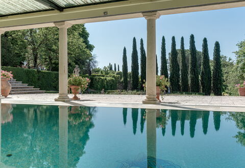 Terrazza e Libreria: Agua, Planta, Cielo, Edificio, Piscina, Árbol, Ocio, Bienes Raíces, Material Compuesto, Paisaje