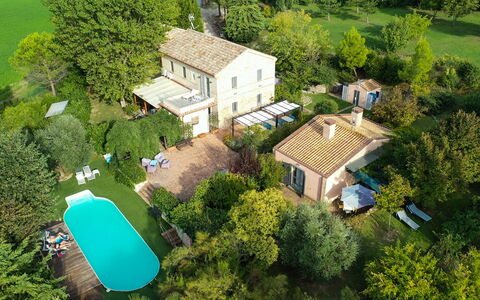 La Villa Di Ostra: Propiedad, Fotografía Aérea, Casa, Vista Panorámica, Paisaje Natural, Casa, Bienes Raíces, Inmuebles, Edificio, Barrio Residencial