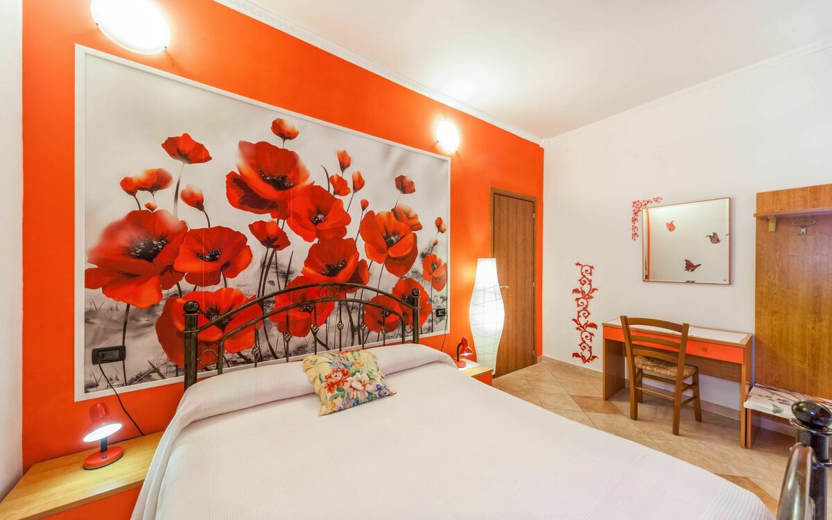 Alojamiento:&nbsp;Red Room