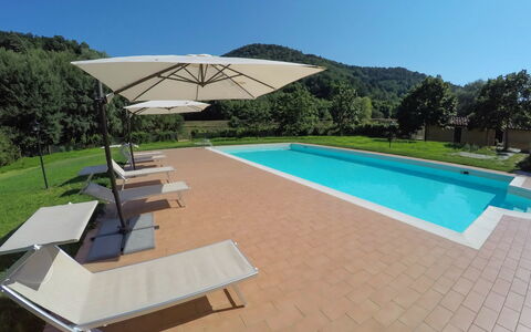 Casale 180: Piscina, Propiedad, Sunlounger, Casa, Bienes Raíces, Ocio, Mueble Para Exteriores, Edificio, Mueble, Sombra