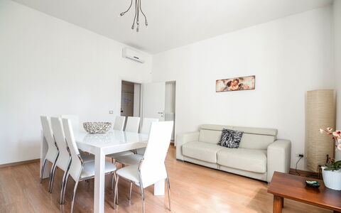 Residenza Bellagio: Habitación, Propiedad, Mueble, Diseño De Interiores, Sala, Suelo, Edificio, Mesa, Casa, Bienes Raíces
