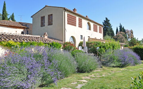 I Glicini: Propiedad, Casa, Flor, Bienes Raíces, Lavanda, Lavanda, Jardín, Planta, Edificio, Botánica