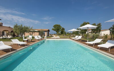 Villa Tarquinia: villa-marina-velca-tarquinia-villa-pool