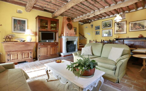 Borgo Antico Marina: Habitación, Sala, Mueble, Propiedad, Edificio, Diseño De Interiores, Casa, Casa, Bienes Raíces, Mesa