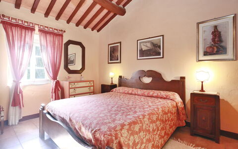 Borgo Antico Paolo: Habitación, Cama, Habitación, Mueble, Sábana, Propiedad, Lecho, Techo, Marco De La Cama, Diseño De Interiores