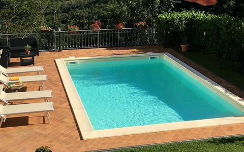 Borgo Di Zacco: Piscina, Propiedad, Hierba, Casa, Ocio, Bienes Raíces, Patio Interior, Vacaciones, Casa, Rectángulo