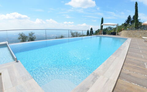 Villa Orchidea: Piscina, Propiedad, Ocio, Agua, Bienes Raíces, Edificio, Casa, Vacaciones, Arquitectura, Inmuebles