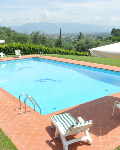 Villa Vaniglia Proprietà: Piscina, Propiedad, Hierba, Ocio, Bienes Raíces, Casa, Sombra, Rectángulo, Edificio, Villa