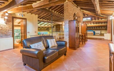 Ambra: Propiedad, Habitación, Edificio, Diseño De Interiores, Haz, Bienes Raíces, Mueble, Sala, Casa, Inmuebles