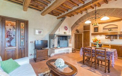 Smeraldo: Propiedad, Habitación, Edificio, Mueble, Bienes Raíces, Casa, Sala, Diseño De Interiores, Inmuebles, Casa