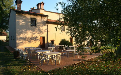 Agriturismo Girasole: Propiedad, Casa, Edificio, Casa, Árbol, Bienes Raíces, Patio Interior, Cielo, Inmuebles, Cabaña