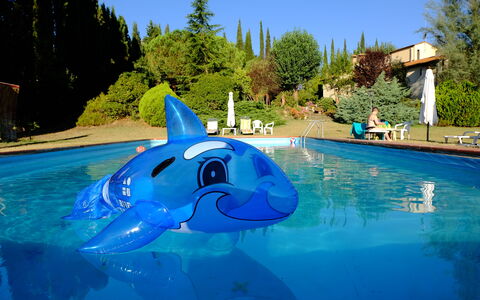 Agriturismo Girasole: Agua, Azul, Piscina, Majorelle Azul, Ocio, Juegos, Divertido