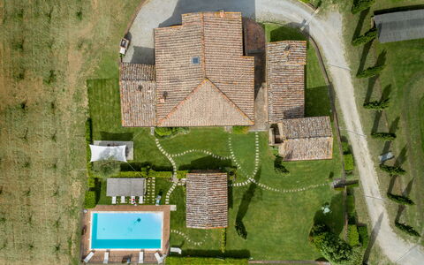 Borgo Gerlino: Verde, Propiedad, Arquitectura, Casa, Modelo A Escala, Inmuebles, Edificio, Fotografía Aérea, El Terreno Del Lote, Hierba