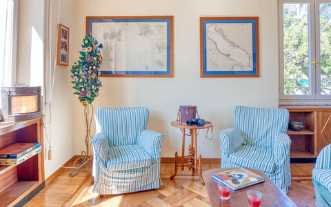 Apartment Mare Bello - Levanto: Habitación, Azul, Mueble, Propiedad, Diseño De Interiores, Turquesa, Agua, Suelo, Sala, Casa