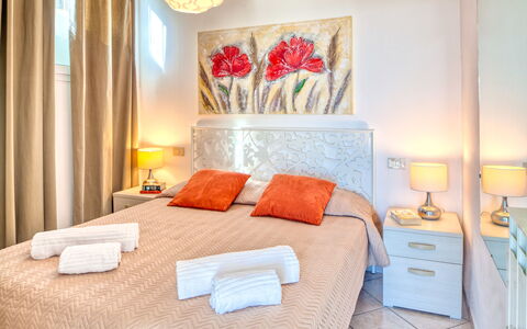 Il Geranio Sant'elmo - Diano Marina: Habitación, Habitación, Mueble, Propiedad, Diseño De Interiores, Cama, Suite, Naranja, Pared, Edificio