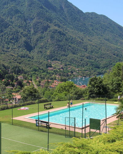 La Rocca: Propiedad, Agua, Montaña, Planta, Cielo, Naturaleza, Árbol, Piscina, El Terreno Del Lote, Cerca
