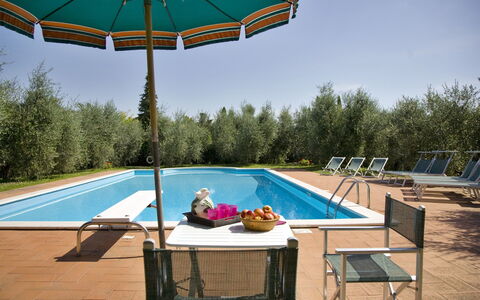 La Fonte: Piscina, Propiedad, Ocio, Sombra, Sunlounger, Vacaciones, Mueble Para Exteriores, Casa, Mesa, Mueble