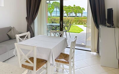 Alojamiento:&nbsp;Front Lake Resort le Corti del Lago 617.3