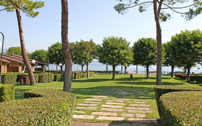 Front Lake Resort le Corti del Lago