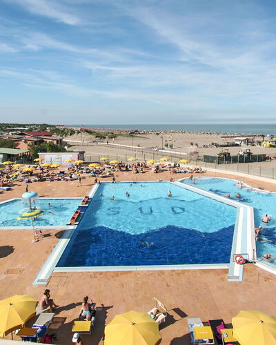 Rosolina Mare 626: Nube, Cielo, Agua, Piscina, Azur, Silla, Cuerpo De Agua, Balneario