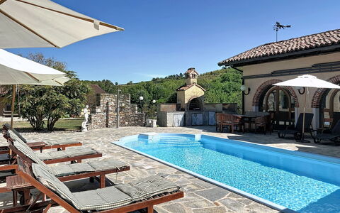 Cascinotta: Piscina, Mueble Para Exteriores, Mueble, Recurso, Losa, Eco Hotel, Sombra, Silla, Ocio, Inmuebles