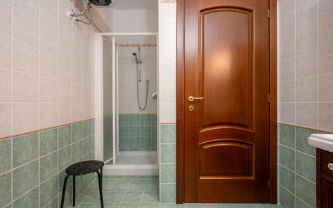 Collina San Ponzio: Propiedad, Puerta, Edificio, Madera, Diseño De Interiores, Arquitectura, Piso, Suelo