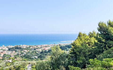 Pietra Ligure 612: Azul, Tiempo De Día, Horizonte, Mar, Costa, Oceano, Costeras Y Los Accidentes Geográficos Oceánico, Zona Tropical, Bahía, Playa