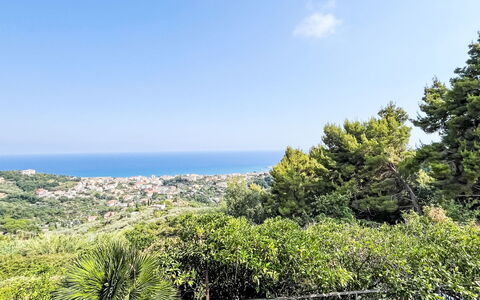 Pietra Ligure 612: Cielo, Azul, Tiempo De Día, Horizonte, Vegetación, Mar, Planta De La Comunidad, Oceano, Costa, Zona Tropical