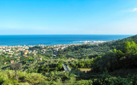 Pietra Ligure 612: Cielo, Agua, Nube, Planta, Planta De La Comunidad, Ecorregión, Azur, Paisaje Natural, Luz De Sol, El Terreno Del Lote