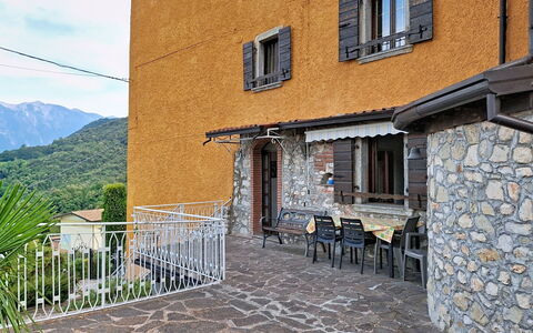 Tremosine 651: Cordillera, Balcón, Pueblo De Montaña