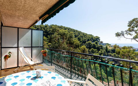 Il Nido: Cabaña, El Terreno Del Lote, Cuarto De Troncos, Apuntalar, Reservorio, Cobertizo, Edificios Del Jardín, Sonido, Bosque