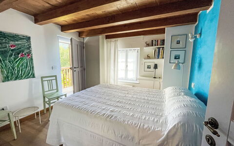 Casa Lienartova: Mueble, Cama, Diseño De Interiores, Habitación, Suelo, Pared, Lecho, Piso, Sábana, Habitación