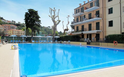 Cala Azzurra (Imp312): Agua, Cielo, Edificio, Propiedad, Ventana, Piscina, Azur, Planta, Árbol, Casa
