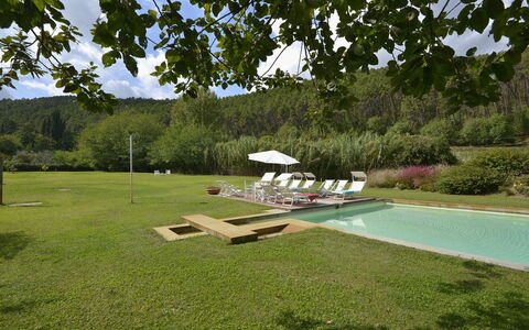 Villa San Lorenzo: Propiedad, Hierba, Paisaje Natural, Piscina, El Terreno Del Lote, Césped, Ocio, Inmuebles, Casa, Paisaje
